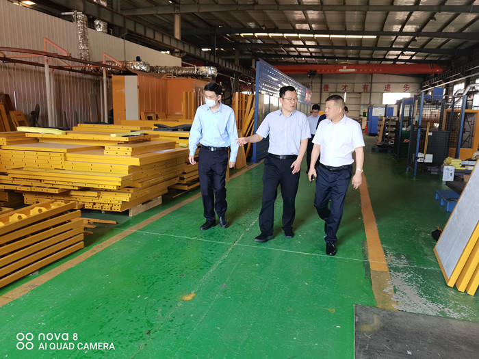 县领导到发电机组厂家乐鱼·体育电力视察指导